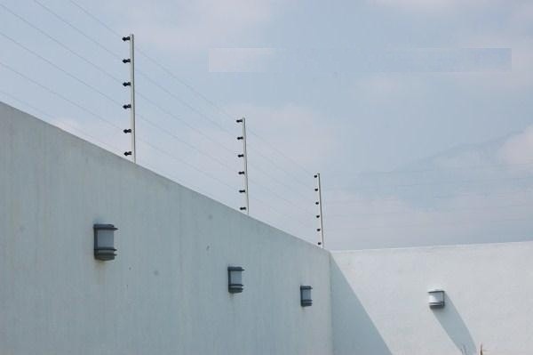 cercas-electrificadas-y-proteccion-antirrobo-D_NQ_NP_23076-MLM20241357813_022015-F.jpg